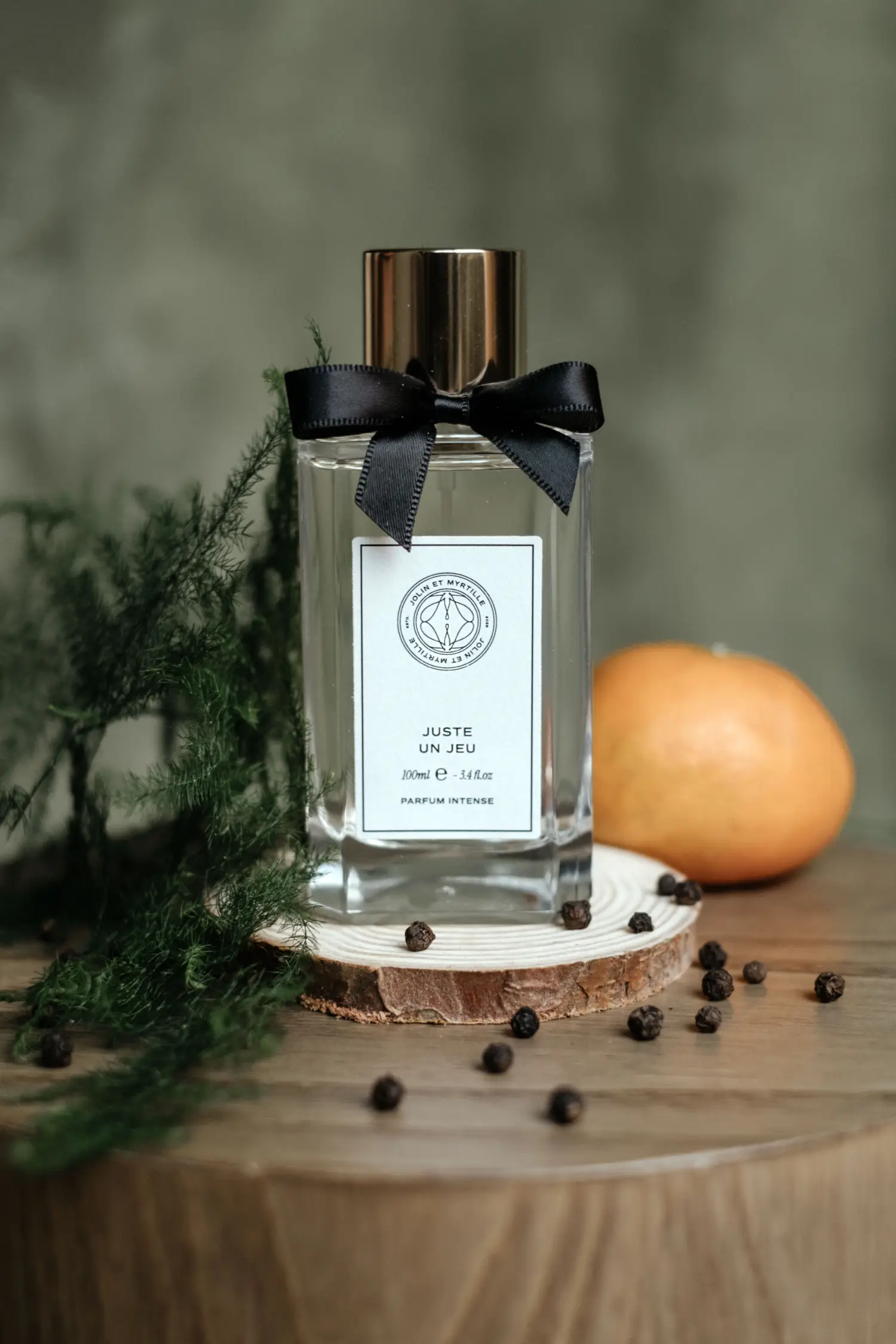 Juste Un Jeu sandalwood perfume